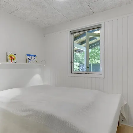 Eriksine - 150m From The Sea By Interhome *