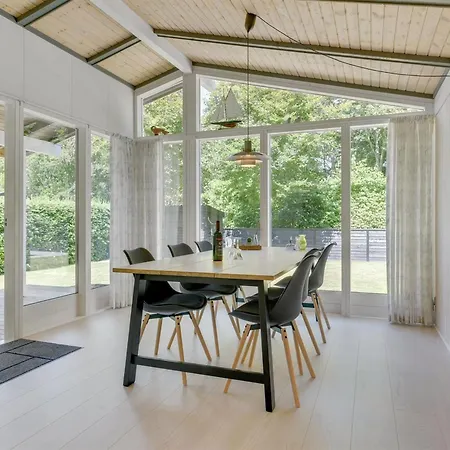 Eriksine - 150m From The Sea By Interhome