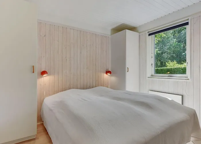 Holiday home Eriksine - 150m From The Sea By Interhome